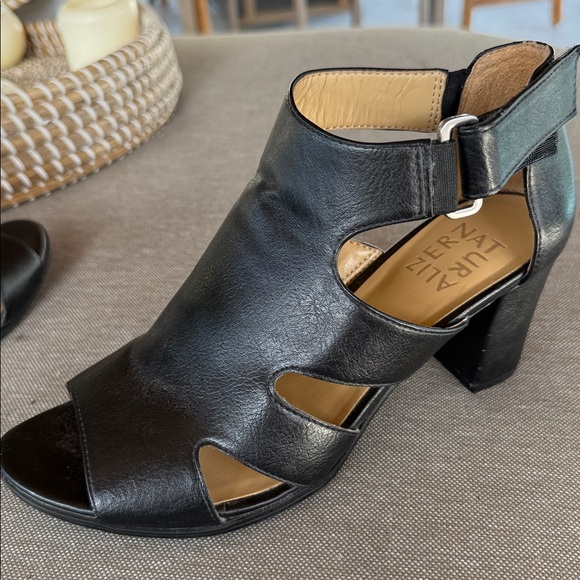 Black strappy block heel naturalized Lexie Sandals - Picture 2 of 5